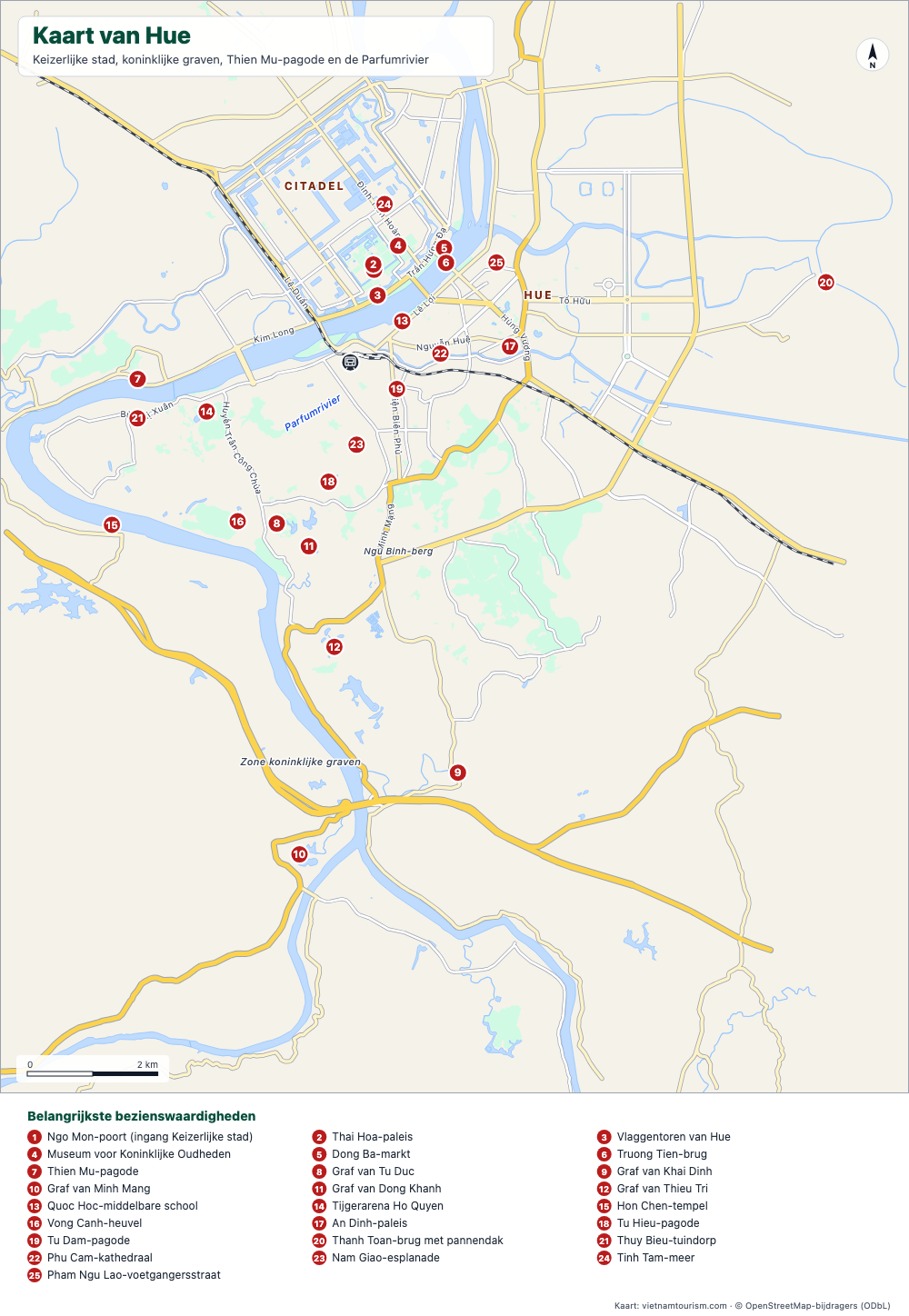 Kaart van Hue met de Citadel, de koninklijke graven, de Parfumrivier en 26 genummerde bezienswaardigheden