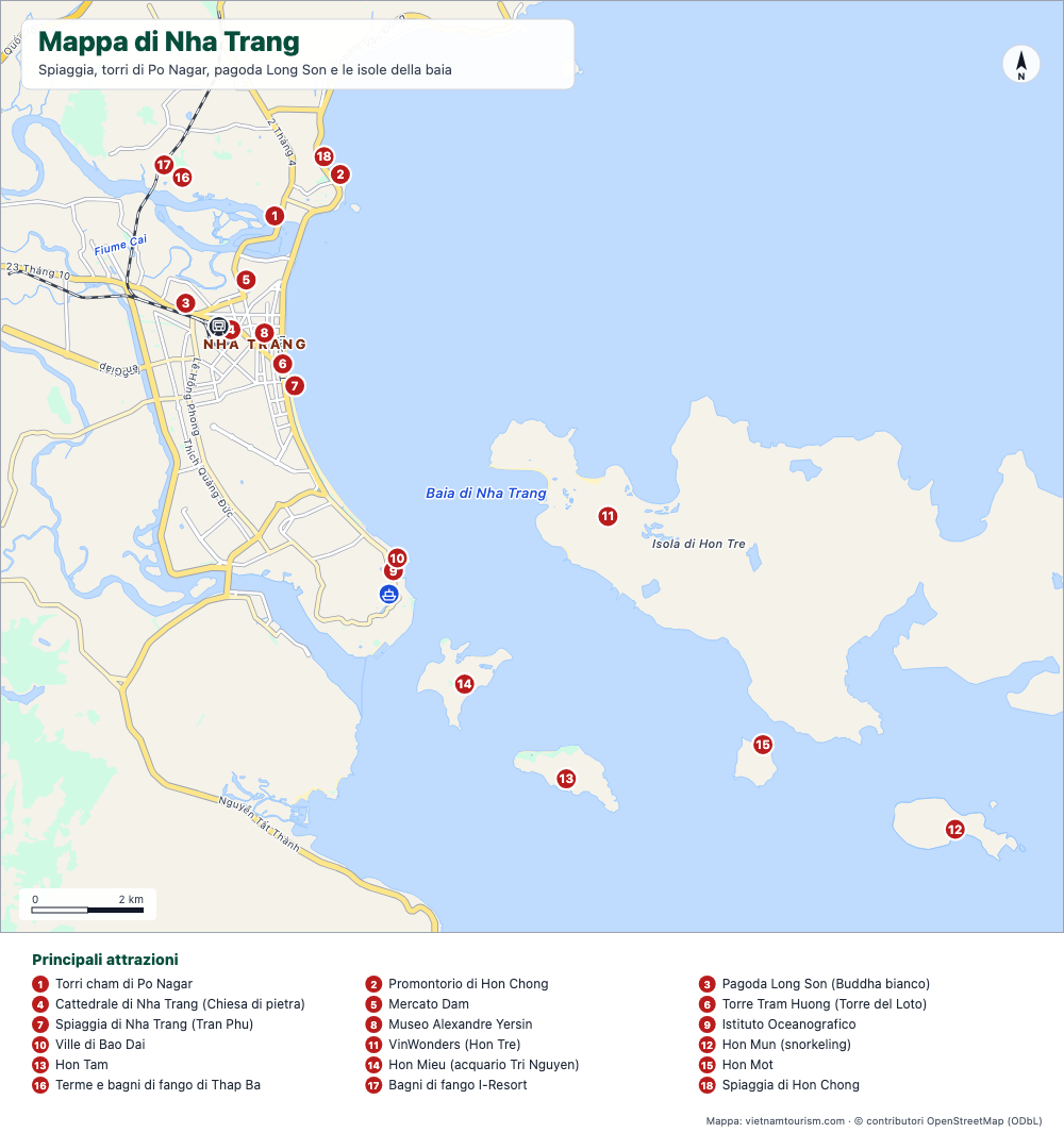 Mappa di Nha Trang con la spiaggia, le isole della baia e 18 luoghi numerati